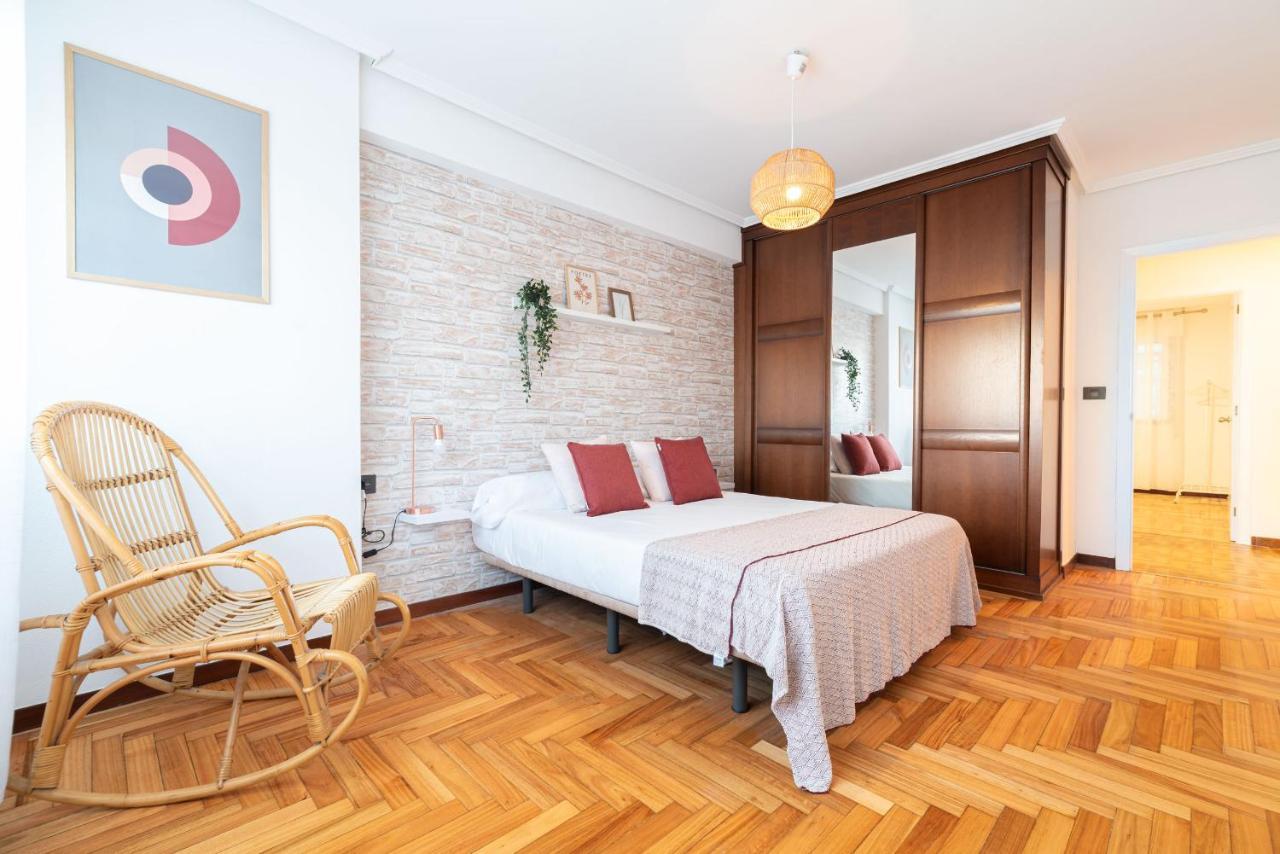 ヴィーゴAmplia Vivienda Con Garajeアパートメント エクステリア 写真