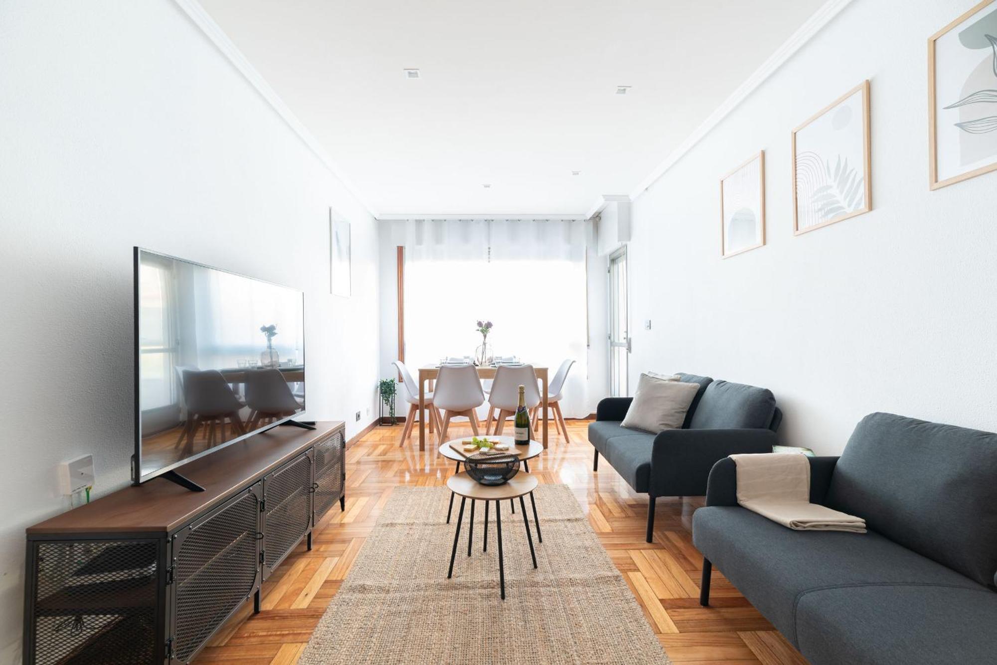 ヴィーゴAmplia Vivienda Con Garajeアパートメント エクステリア 写真